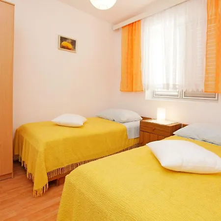 Tony Apartmán